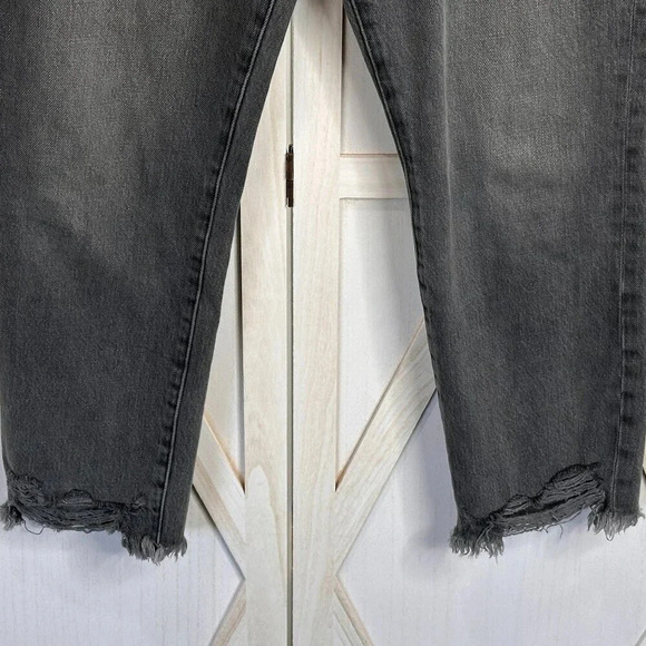 Frame Le Original Distressed Raw Edge Cropped Jeans in Acera Chew - Picture 8 of 10